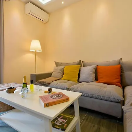 Saroko House Apartament *